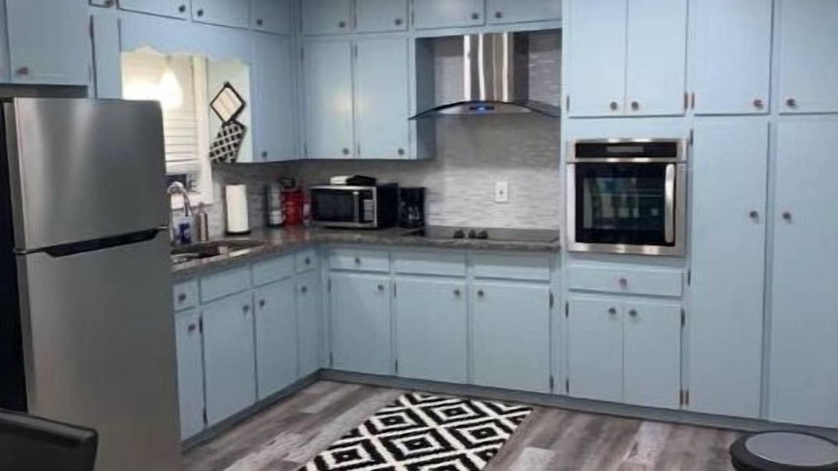 Forest Park House | Beautiful 3-Bedroom, Relaxing Stay in Morrow