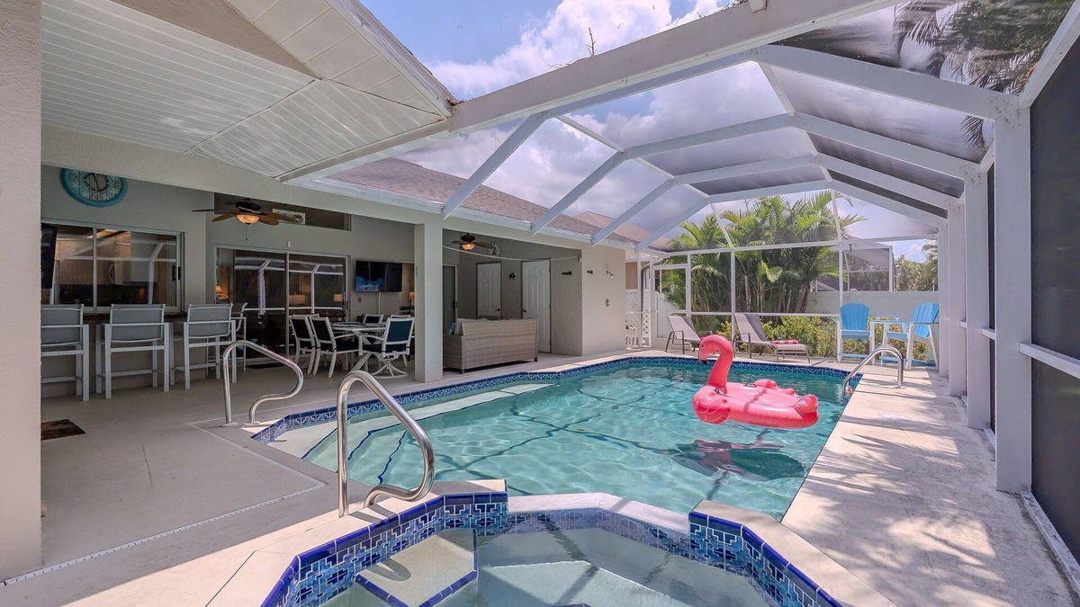 Pelican Villa | Beautiful 3-bedroom, 2.5 - bathroom pool home - Villa Nine Palms