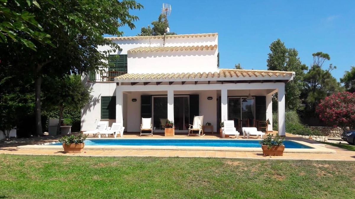 Binisafua Villa | Beautiful 3 Bedroom Villa with Private Pool & Sea Views