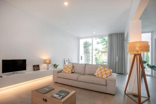Feijo House | Beautiful 3 bedroom Villa in Lisbon South Bay