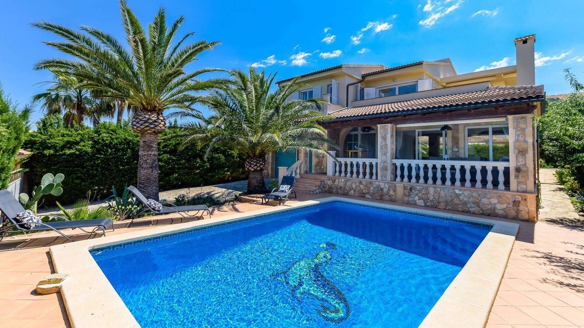 Badia Blava Villa | Beautiful 3-bedroomed villa with panoramic views overlooking Palma Bay, Mallorca