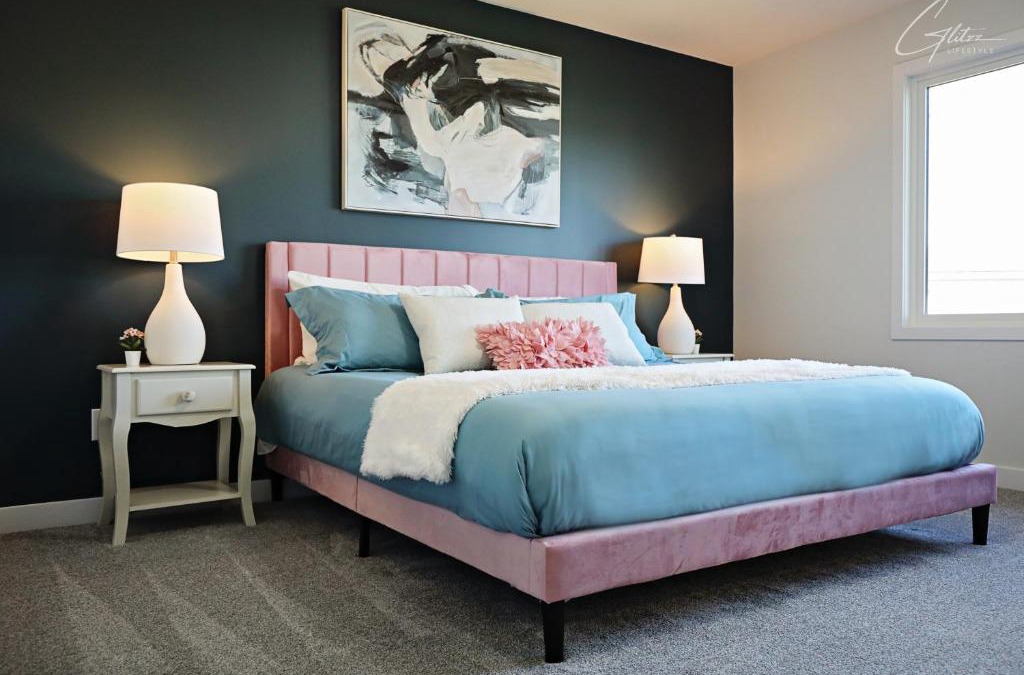 Southwest Edmonton House | Beautiful 3 King Beds,Garage,Airport,Disney+