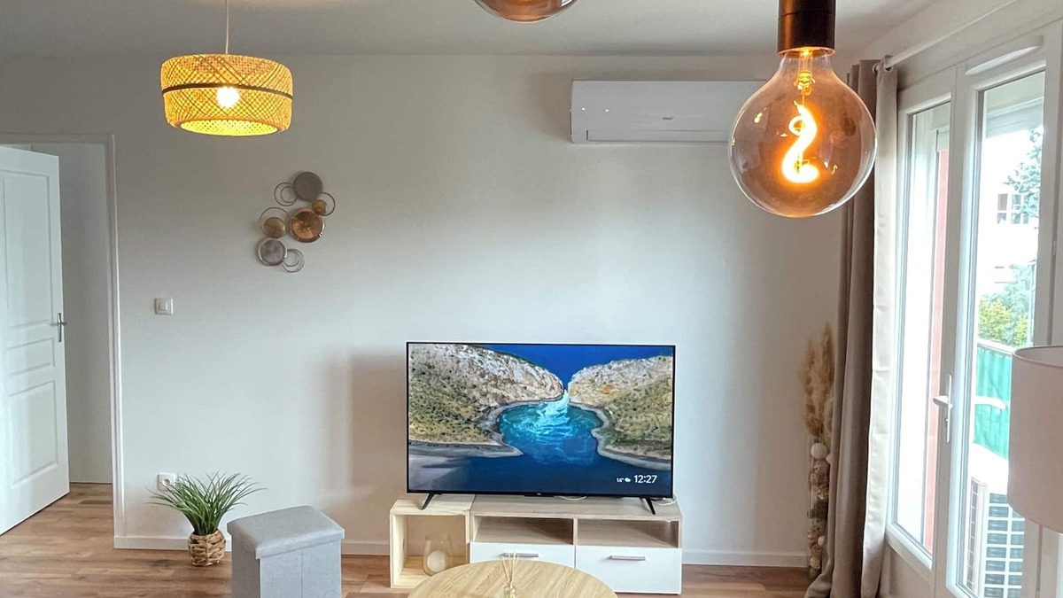 Meyzieu Centre Apartment | Beautiful 3-room apartment near EUREXPO/OL VALLÉE