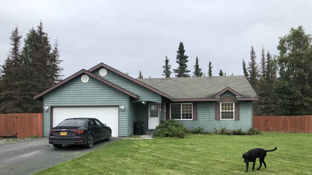 Kenai House | Beautiful 3bed/2bath close to Mouth of Kenai River, Beach, and downtown Kenai.