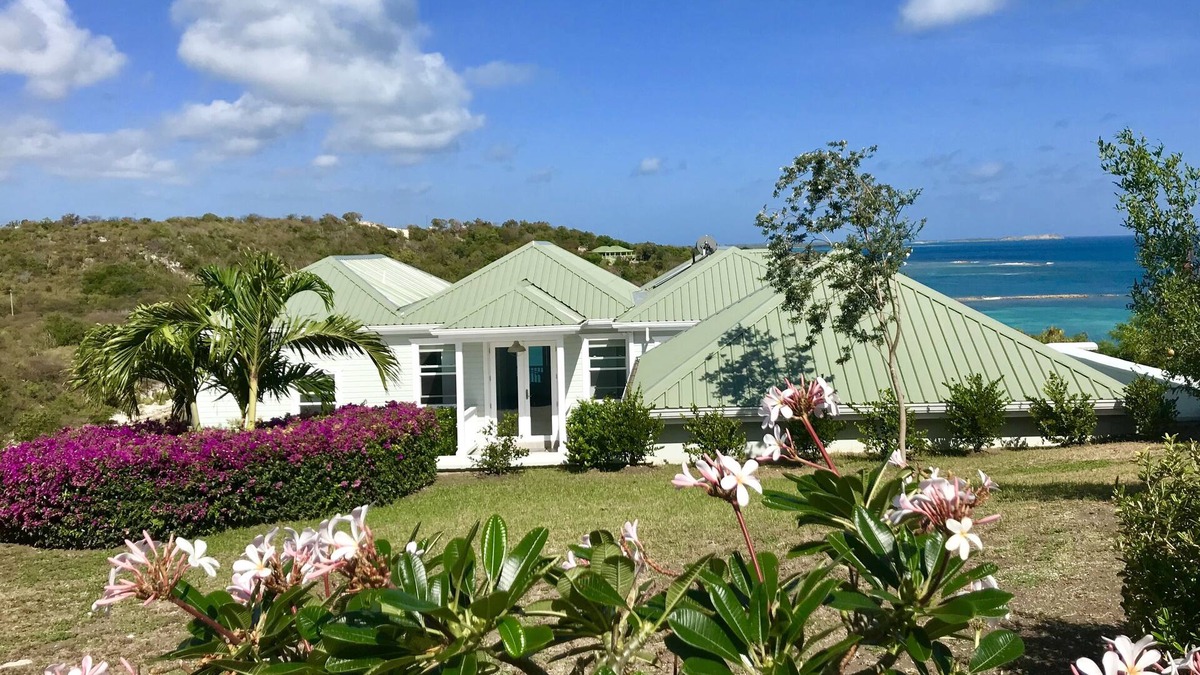 Willikies Villa | Beautiful 4 Bedroom Waterfront villa in Long Bay, Antigua