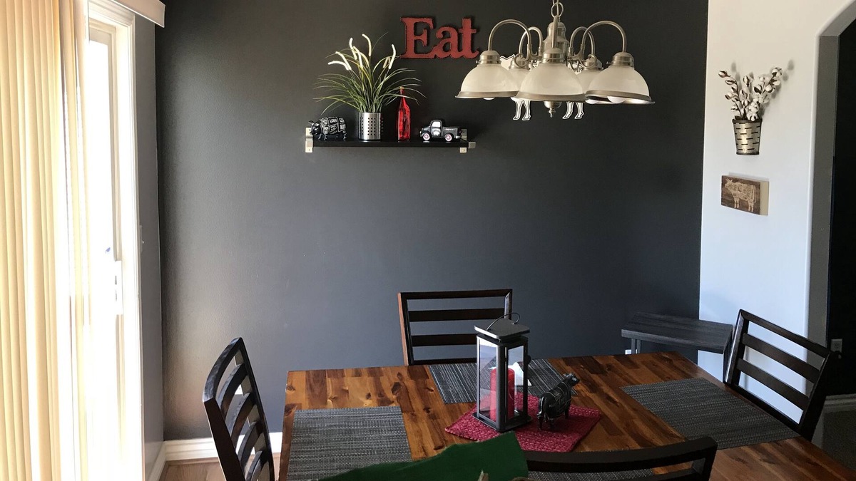 Ogden House | Beautiful 4 bed, 2bath home recommended for families, couples or singles.