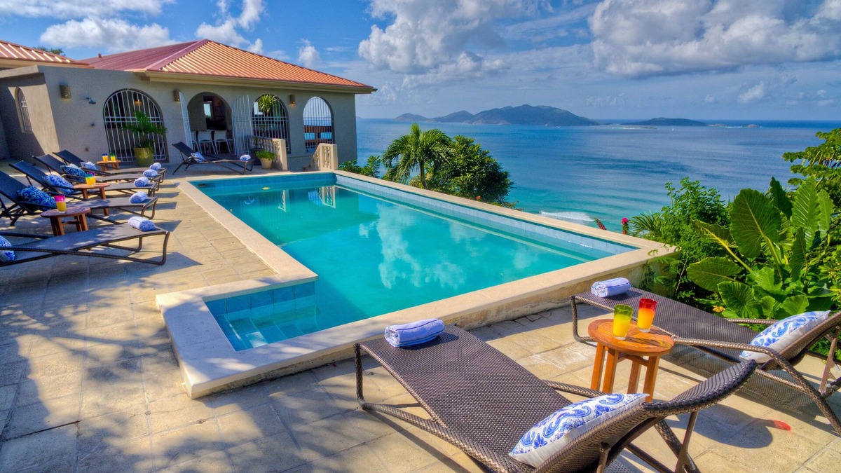 West End Villa | Beautiful 4 bed villa, overlooking the surf of Apple Bay with large pool, A/C