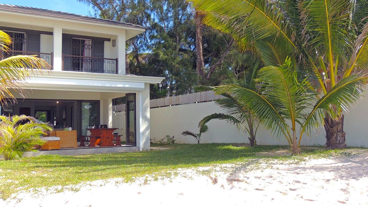 Pointe D'esny Villa | Beautiful 4 bedroom villa on the most beautiful beach of the island, turquoise lagoon.