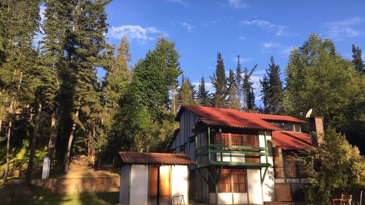 Ubate House | Beautiful 4-bedroom country house in the forest! Wi-Fi, 1.7 acre land