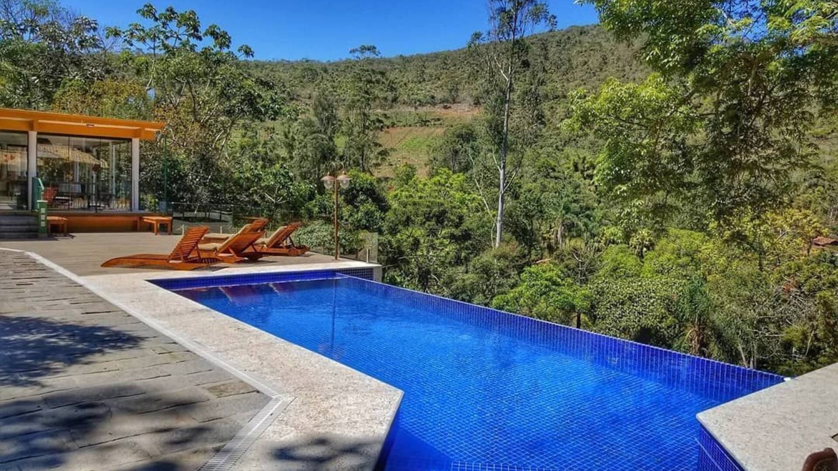 Posse House | Beautiful 4 bedroom country house in the mountains with pool, playroom and more