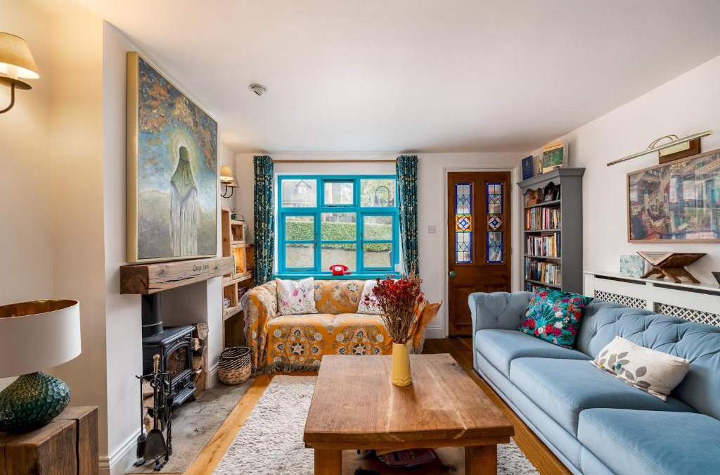 Sarratt House | Beautiful 4-Bedroom Cottage Pass the Keys