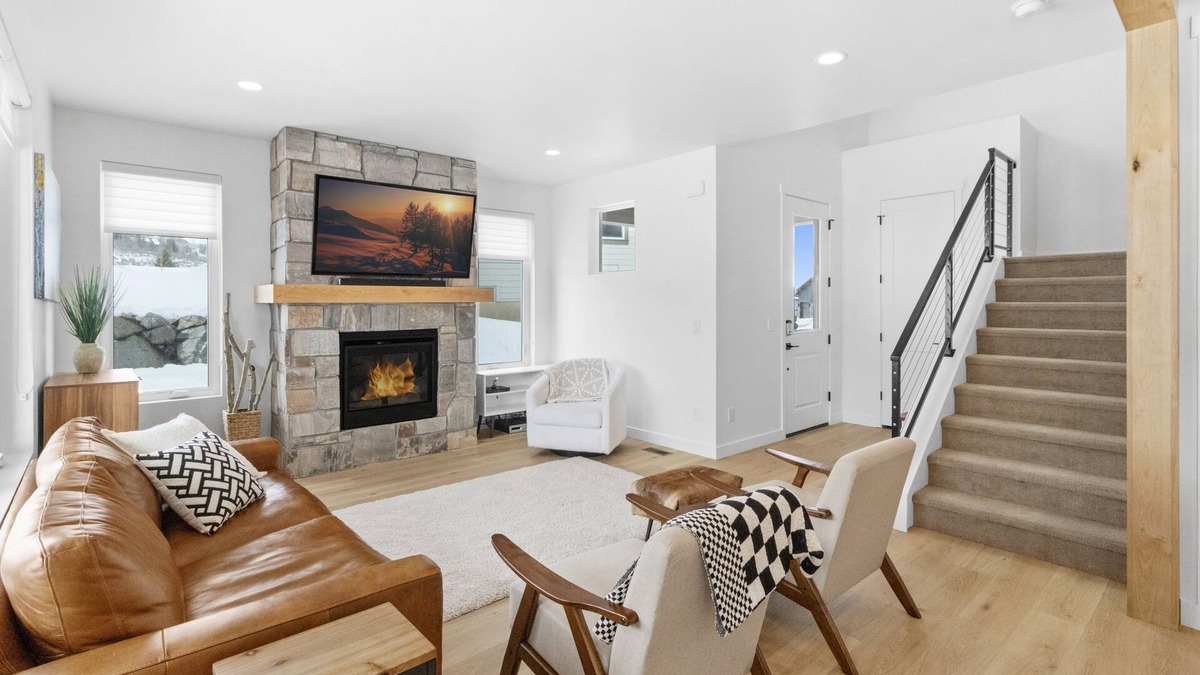 Deer Mountain House | Beautiful 4-Bedroom Home with Kids Corner, Two Living Areas & More!