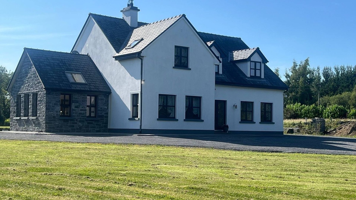 Oughterard House | Beautiful 4-bedroom house in Rosscahill, Connemara, Galway