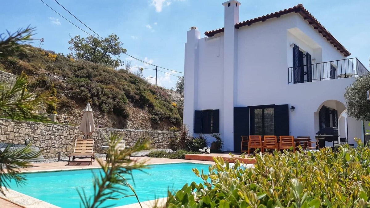 Monopari Villa | Beautiful 4 bedroom villa with private pool