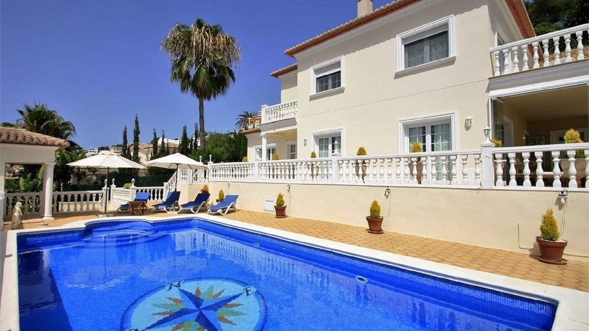 Paichi Villa | Beautiful 4 bedroom villa in Moraira