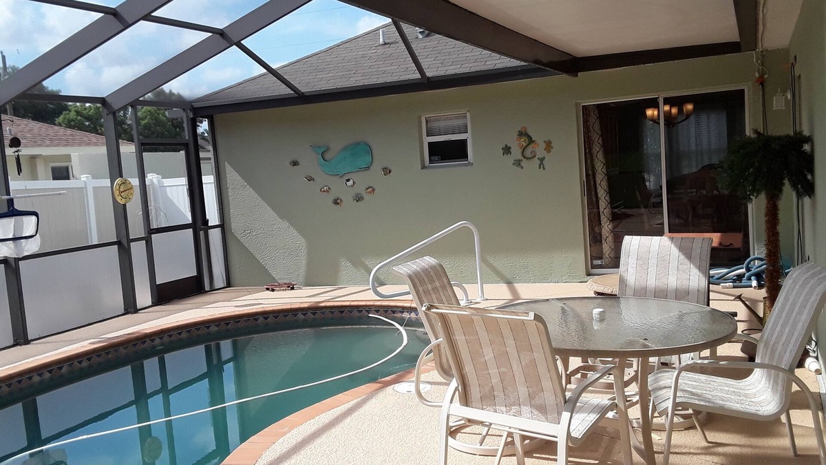Spring Hill House | Beautiful 4 BR/2BA Private Pool Home Near Weeki Wachee Springs