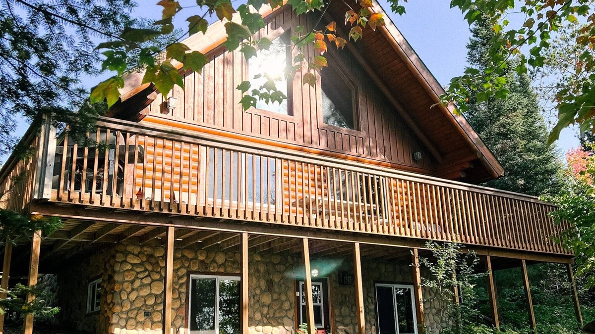 Cook Cabin | Beautiful 4 BR 4BA log home on Lake Vermilion, perfect for families. A/C + WiFi
