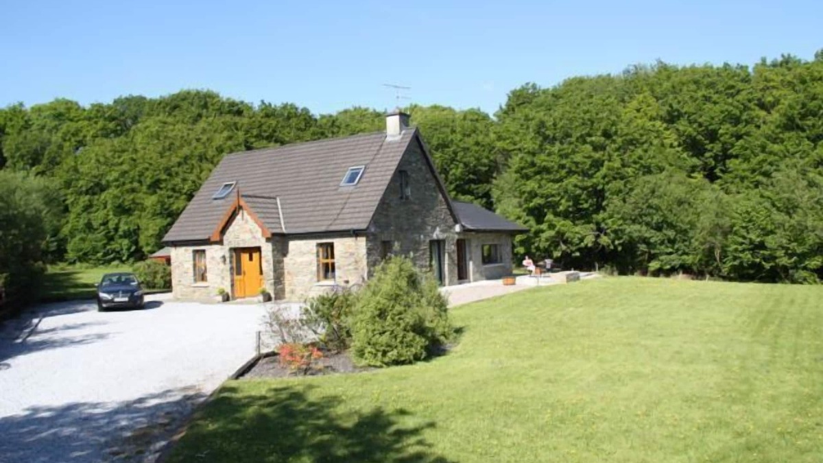 Kenmare Cottage | Beautiful 4* cottage 5 minutes from Kenmare, Co. Kerry, Ireland