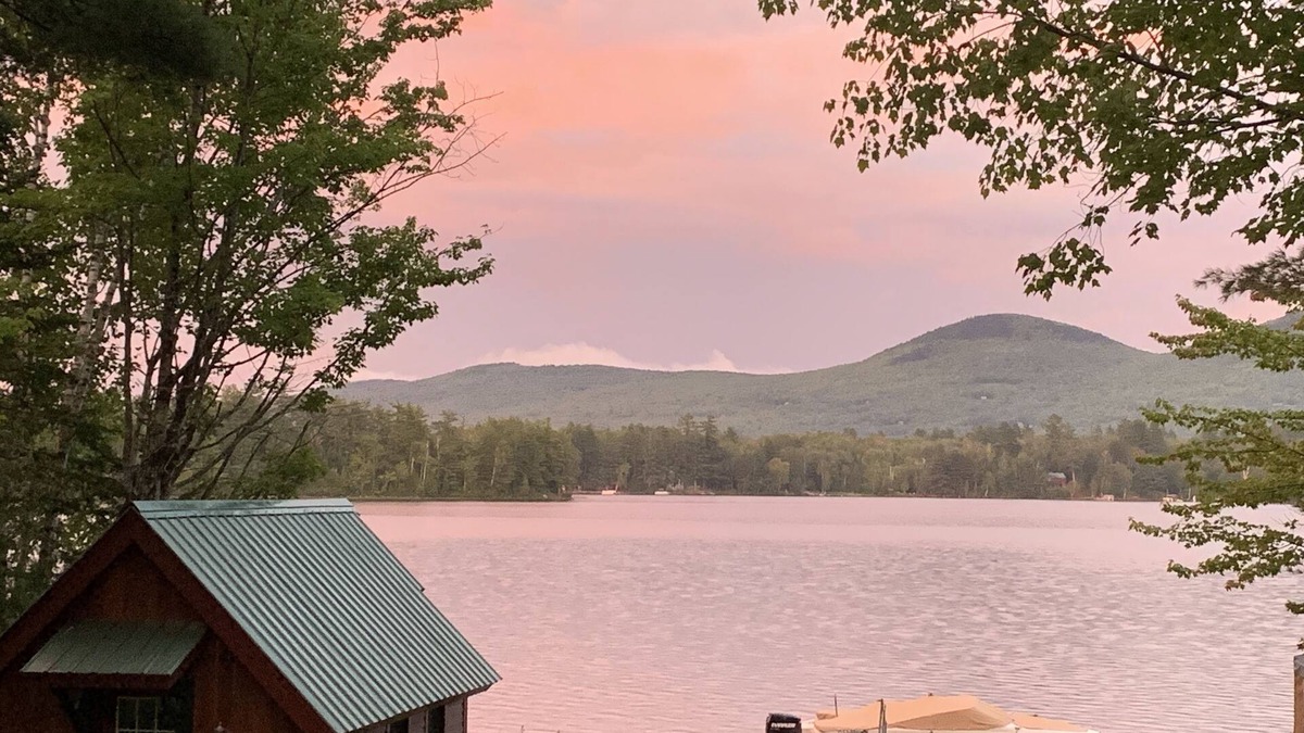 North New Portland House | Beautiful 4 Season, Maine Lakefront Home, easy drive to Sugarloaf & Saddleback.
