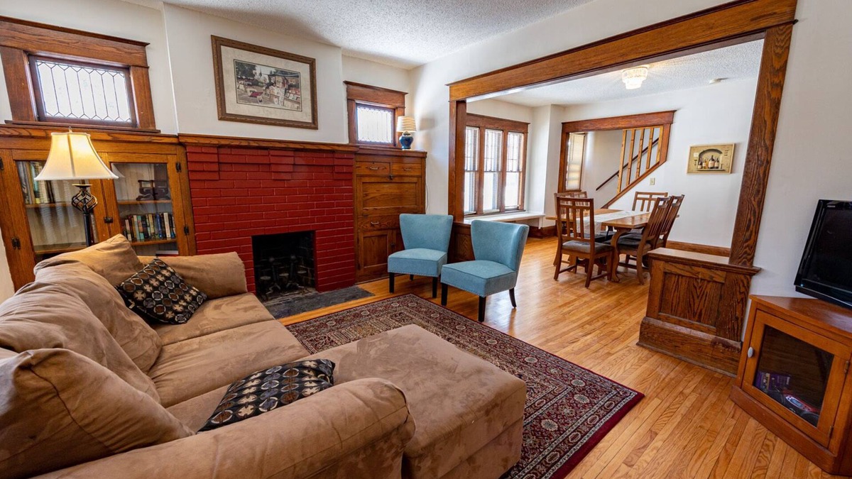 Midway House | Beautiful 4BR 2 bath Craftsman home, completely renovated, roomy, handy location