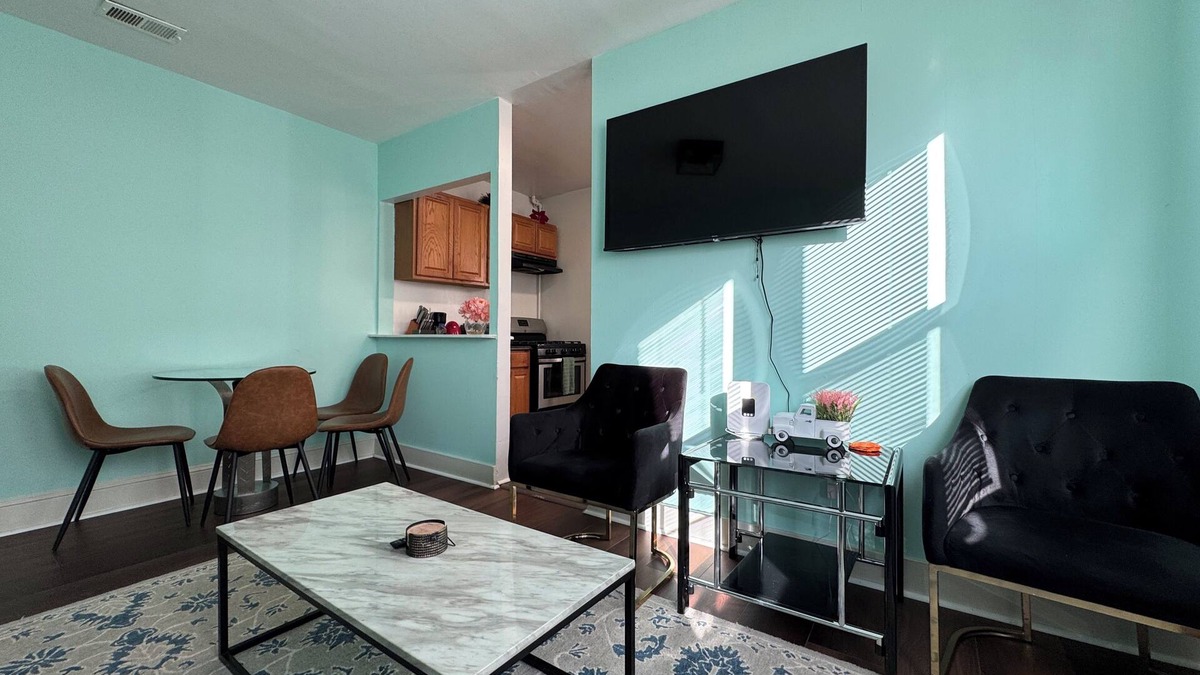 Anacostia Apartment | Beautiful 4BR Cozy Apartment in DC - Easy Parking