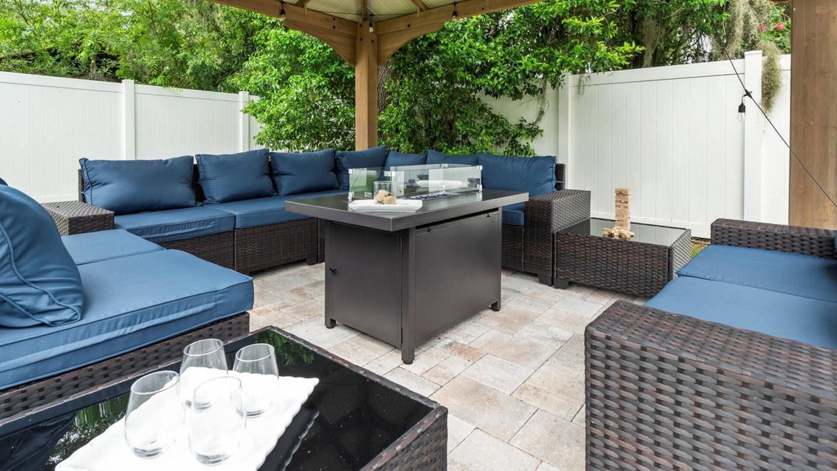 Terrace Park House | Beautiful 4BR Home w/New Patio |Well Appointed | Sleeps 10 |1 Mile to Gardens & Adventure Island