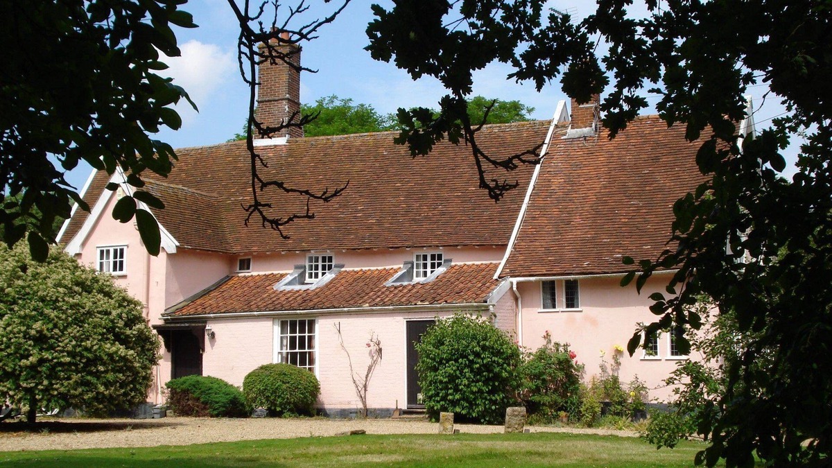 Martlesham Heath House | Beautiful, 5 bedroom country residence surrounded by Suffolk countryside