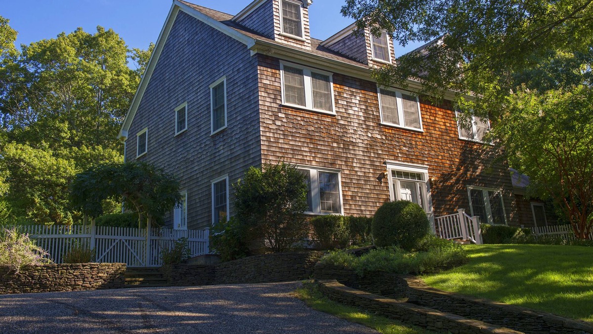 Sag Harbor House | Beautiful 5 BR, 5 BA home. Walk to town and beaches. HomeAway/VRBO Exclusive.