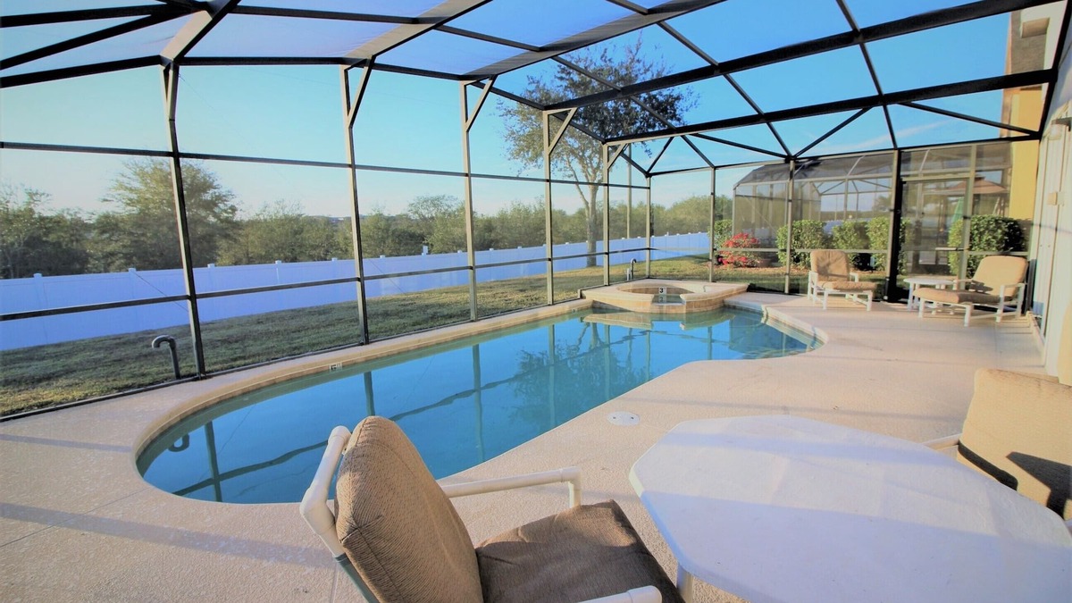 Marbella House | Beautiful 5BR 3.5 bath pool home