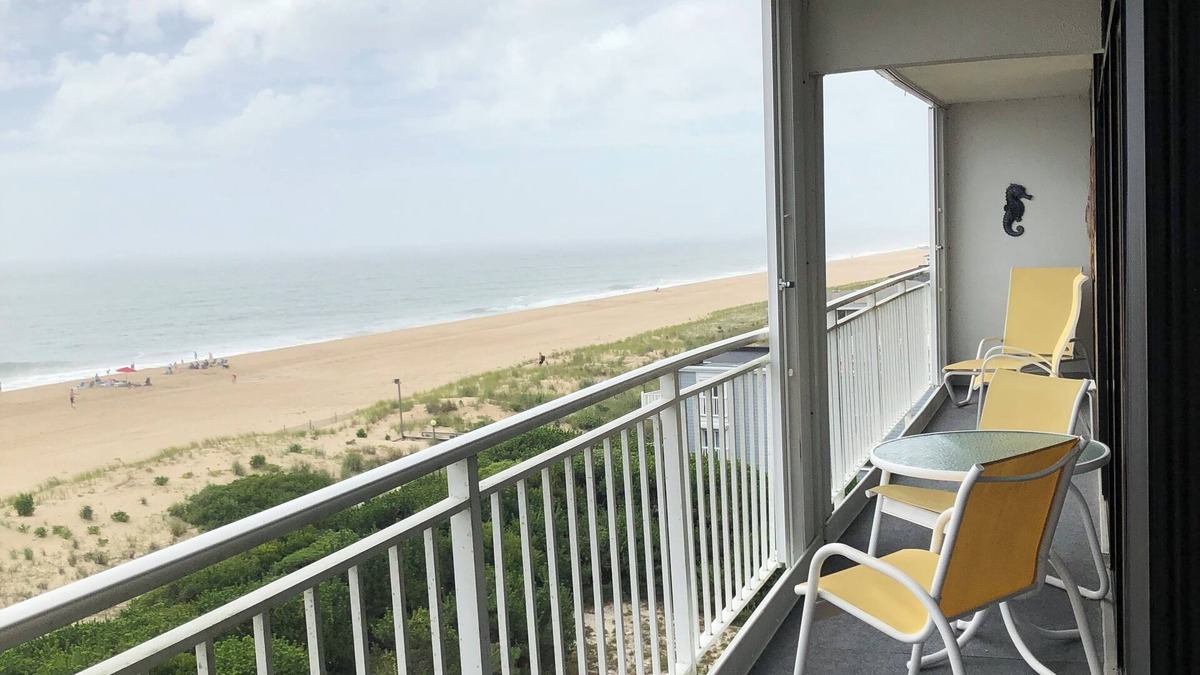 Fenwick Island Condo | Beautiful 5th Floor Direct Oceanfront Fenwick Tower Penthouse - Sept 25-28 Open!