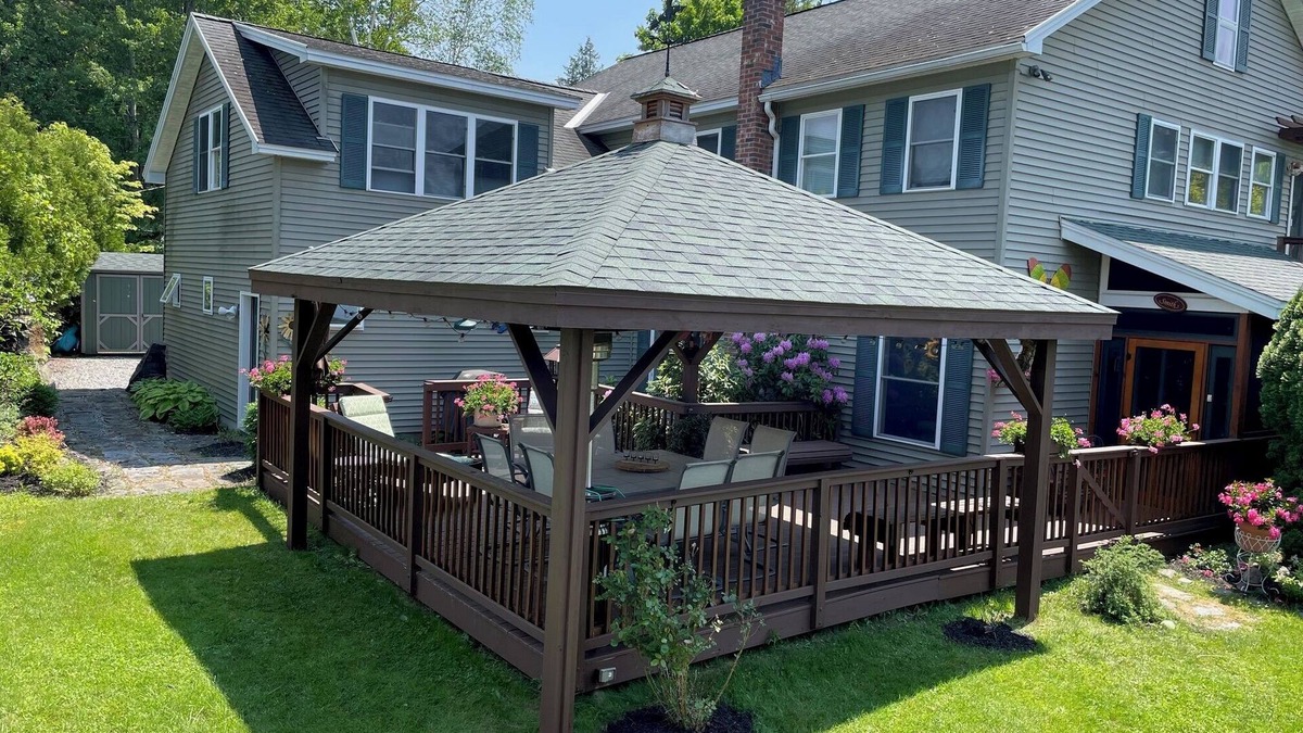 Warren County House | Beautiful 6 bedroom house short walk to Lake George