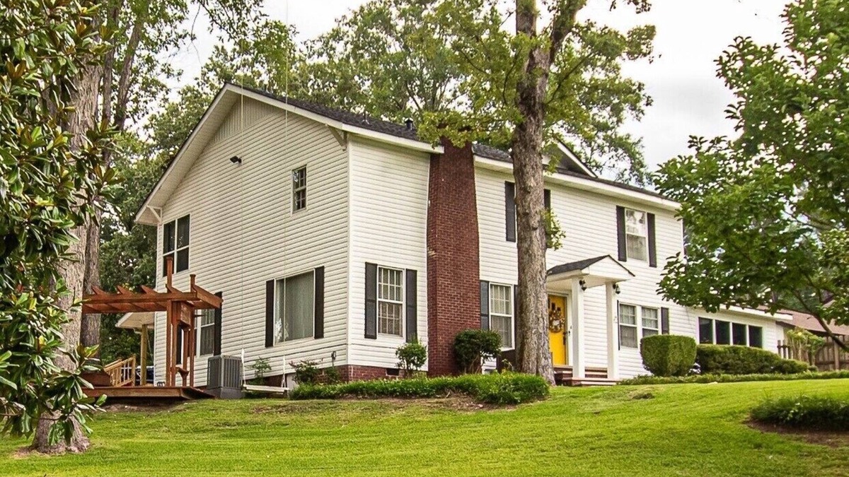 El Dorado House | Beautiful 6 Bedroom home