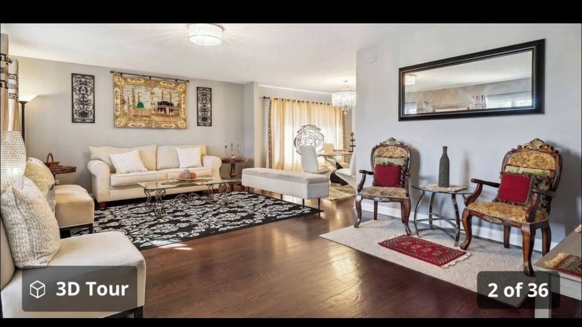 Burbank House | Beautiful 6000 sq ft Castle House with 4-bedroom in Chicago