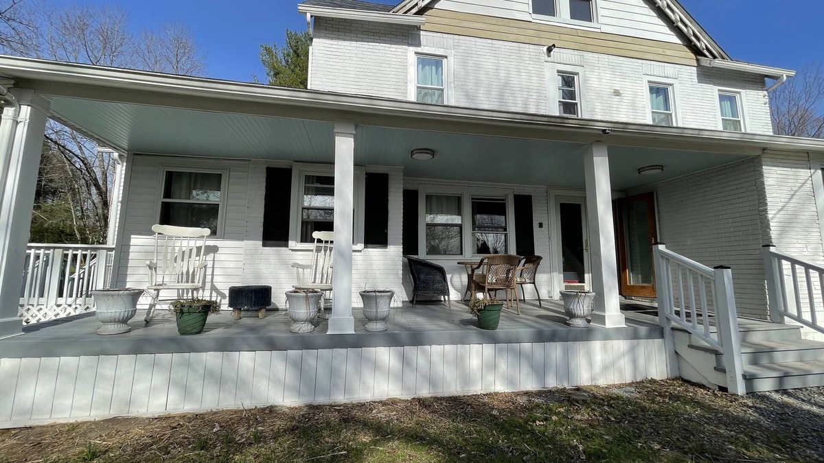 Mountain Dale House | Beautiful 7 Bedroom home on family farm, perfect for a large group