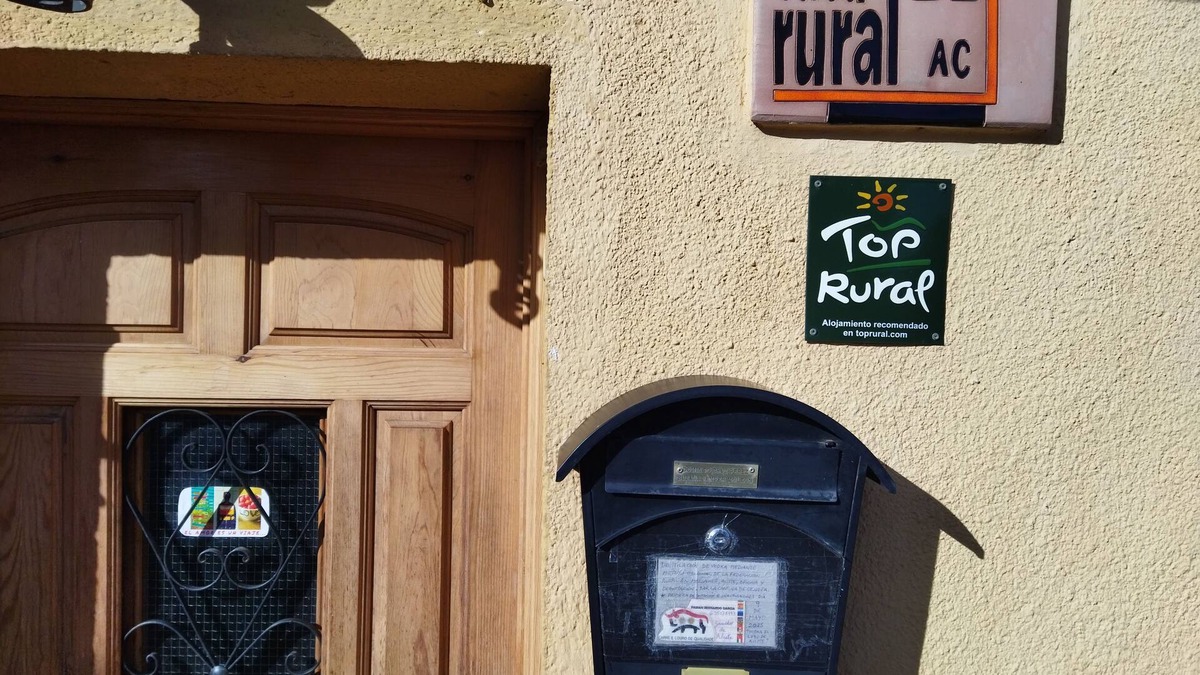 Ceadea Cottage | Beautiful 8 -Bed Cottage in Ceadea(Fonfria)SPAIN,.