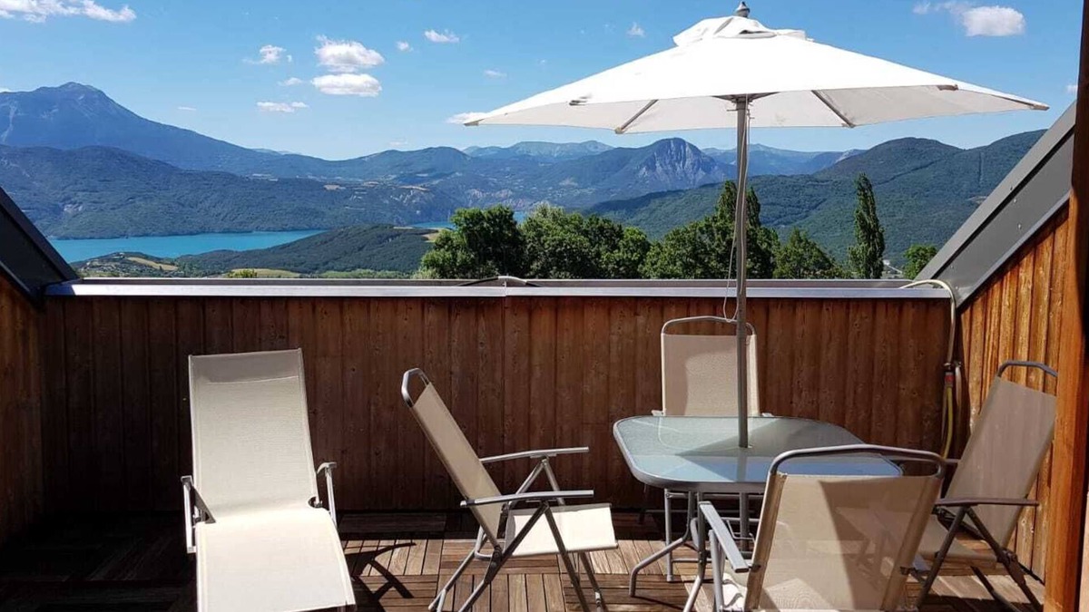 Chorges Apartment | Beautiful 83 M2 apartment overlooking Lake Serre-Ponçon