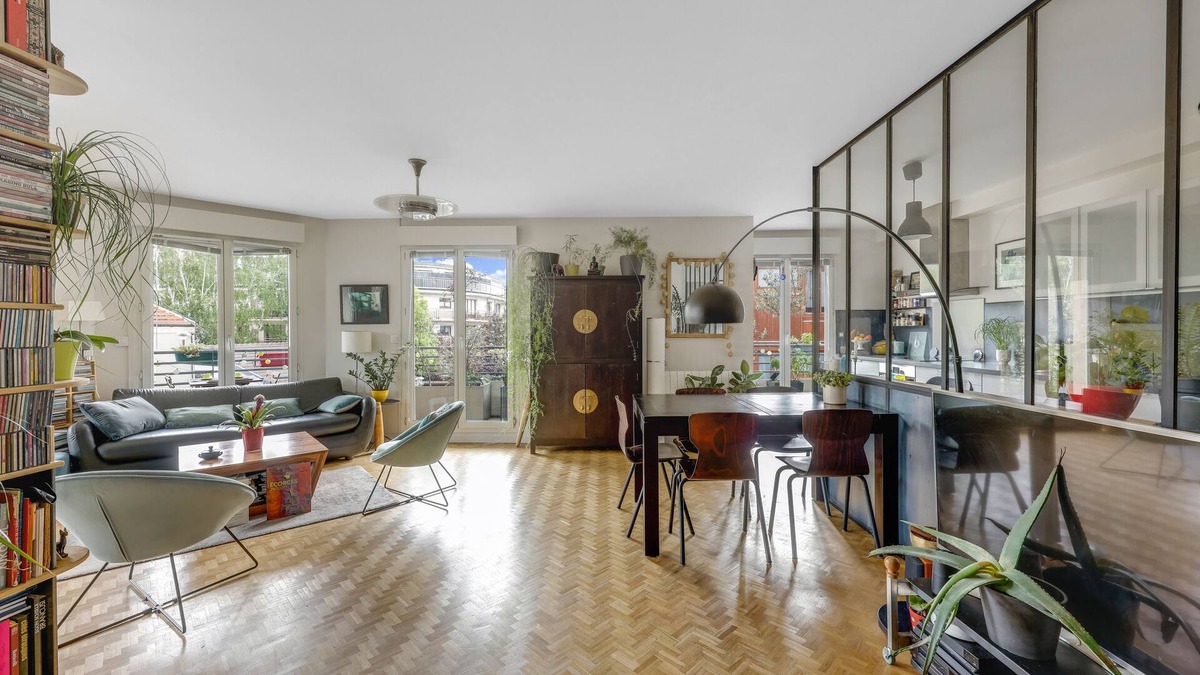 Les Lilas Apartment | Beautiful 90 m2 apartment with modern balconies 2 minutes from the metro, 5 minutes from Paris Ideal for families
