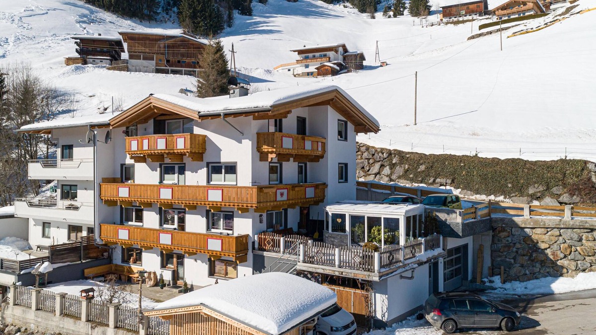 Hippach-Schwendberg Apartment | Beautiful apartment close to the ski area