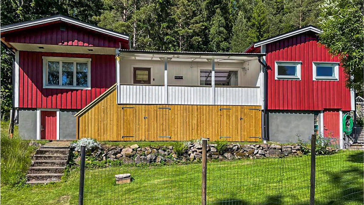 Torestorp House | Beautiful accommodation with sauna cottage near a picturesque lake.