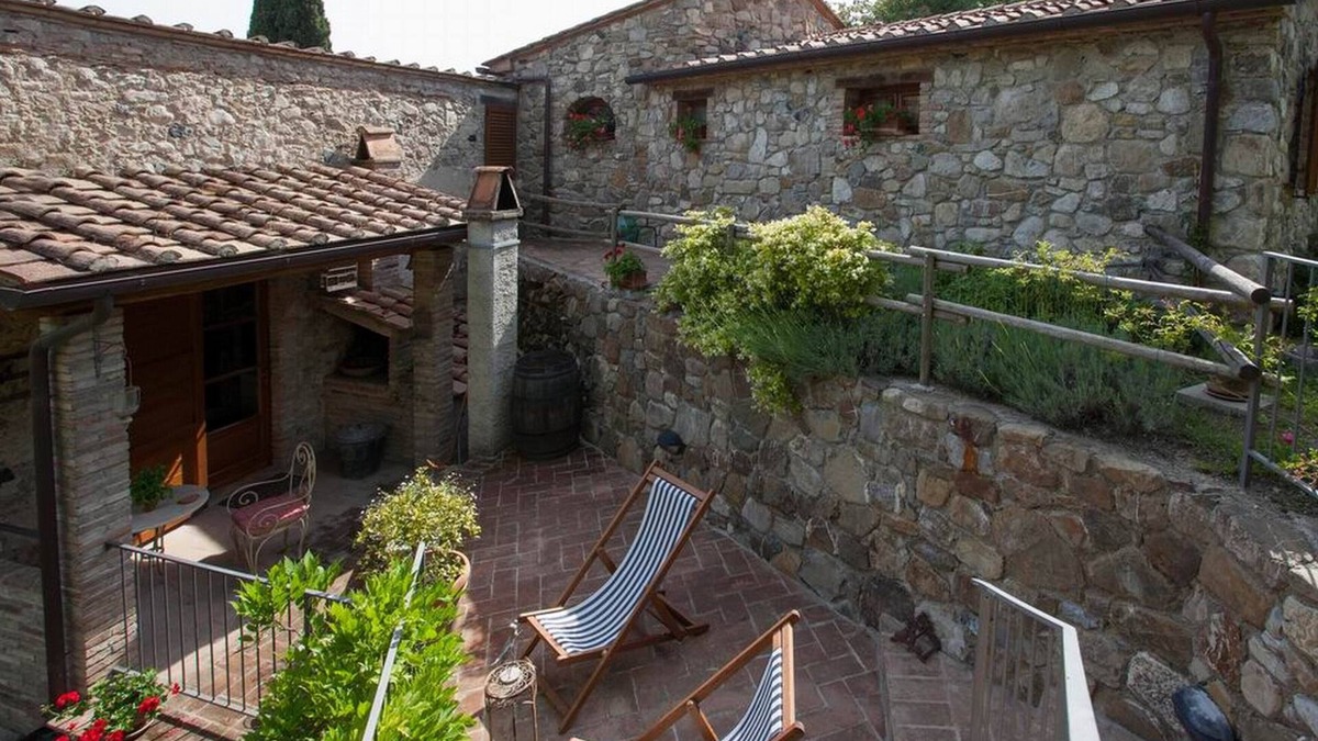 Pomaia Apartment | beautiful accommodation in a quiet location and with a huge garden, M2