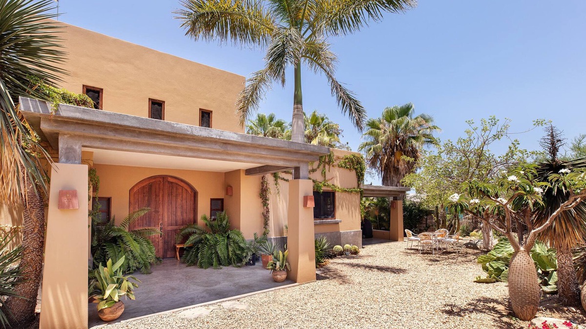 Todos Santos House | Beautiful Adobe Built Beach House with Great Ocean Views and Solar Heated Pool