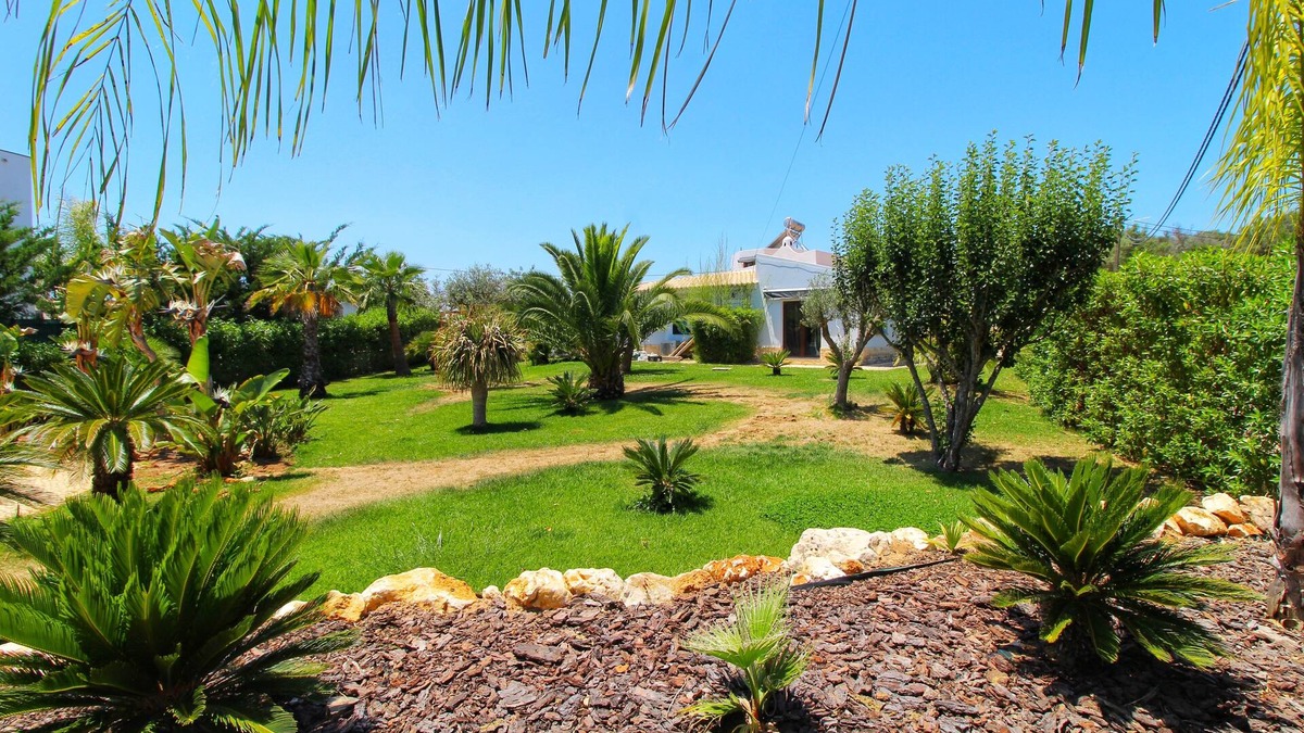 Alcalar Villa | Beautiful Algarve Pool Villa Bali with a private garden - 15min to beach