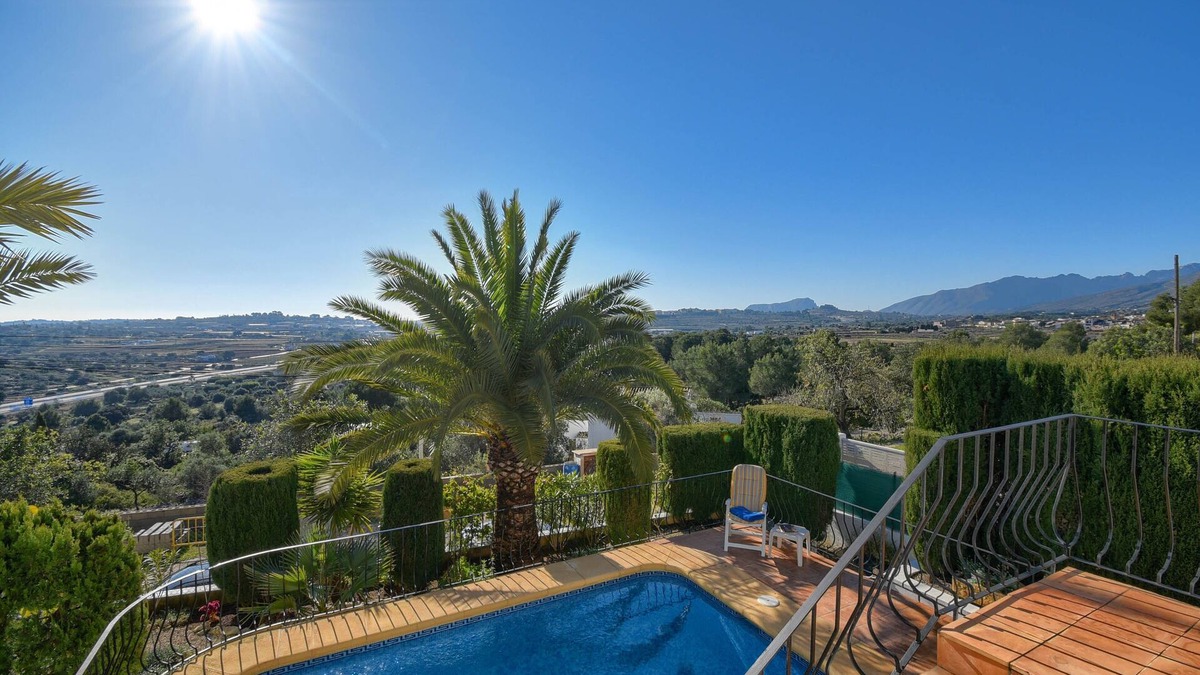 Cometa Villa | Beautiful and classic villa in Senija, on the Costa Blanca, Spain with private pool for 4 persons