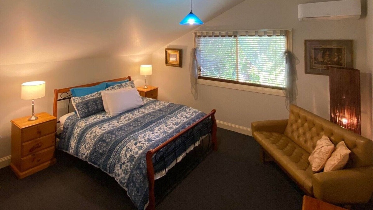 Tawonga South Apartment | Beautiful and comfortable, located in the heart of town