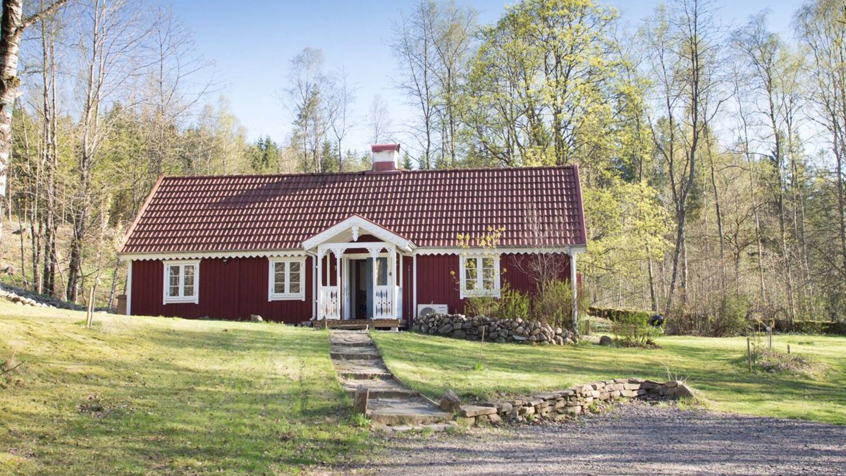Ullared Cottage | Beautiful and comfortable, newly renovated, classic swedish 'torp' house.