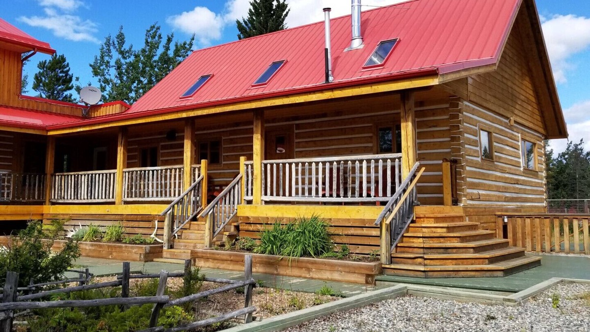 Ibex Valley House | Beautiful and Comfortable Log Home with Mountain Views