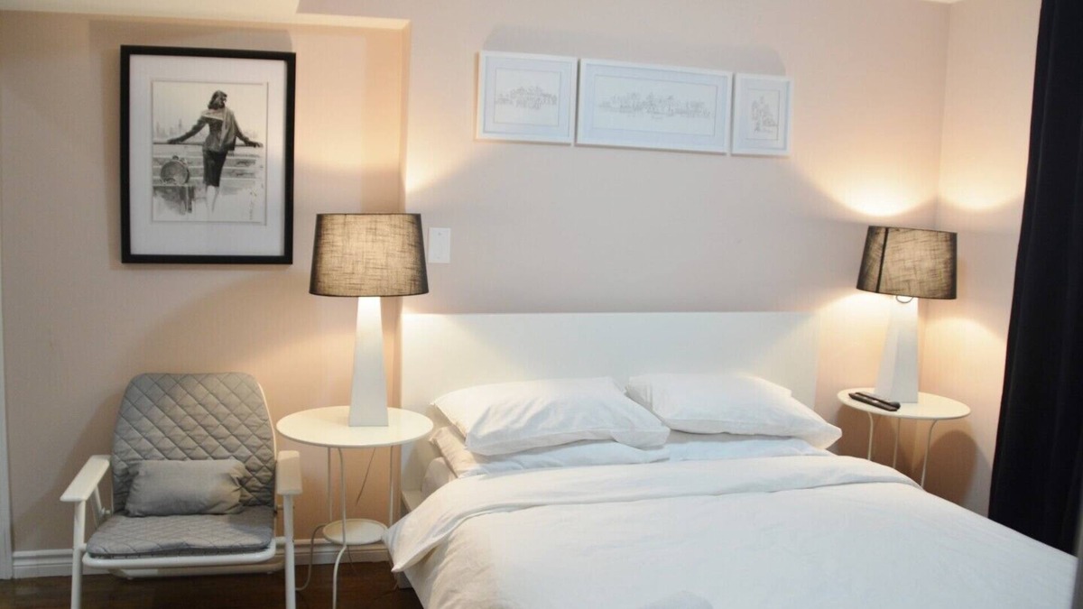 Caledon House | Beautiful and Comfortable One bedroom Basement Apartment