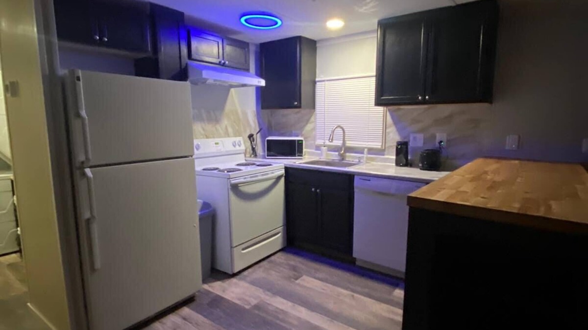 Buena Vista House | Beautiful and modern 2 bedroom home next to hiking & biking trails