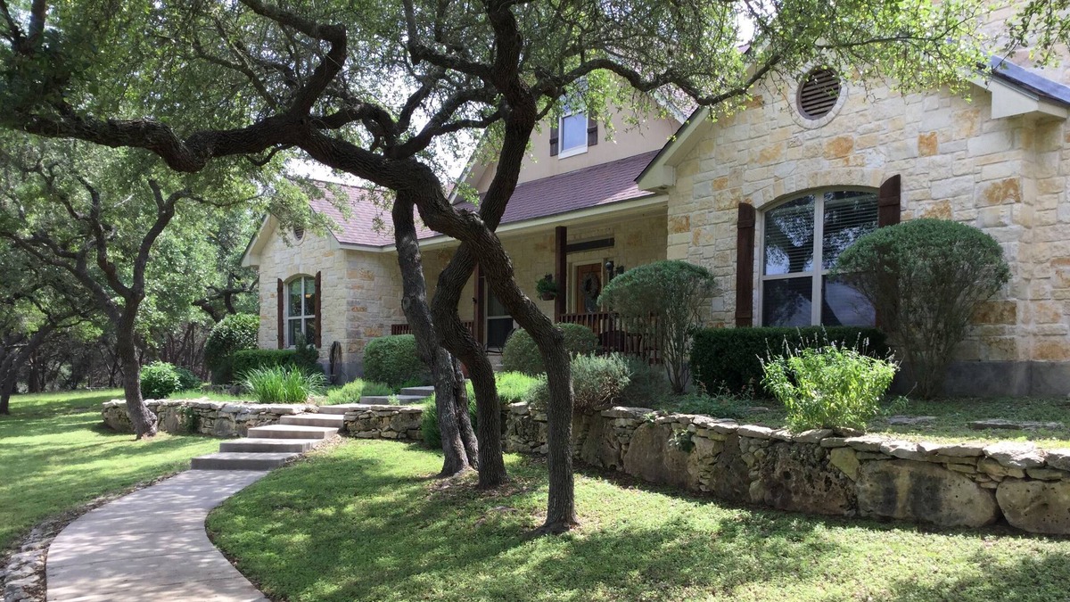 Bulverde House | Beautiful and Private Hill Country Home with Great View on 4 lovely acres!
