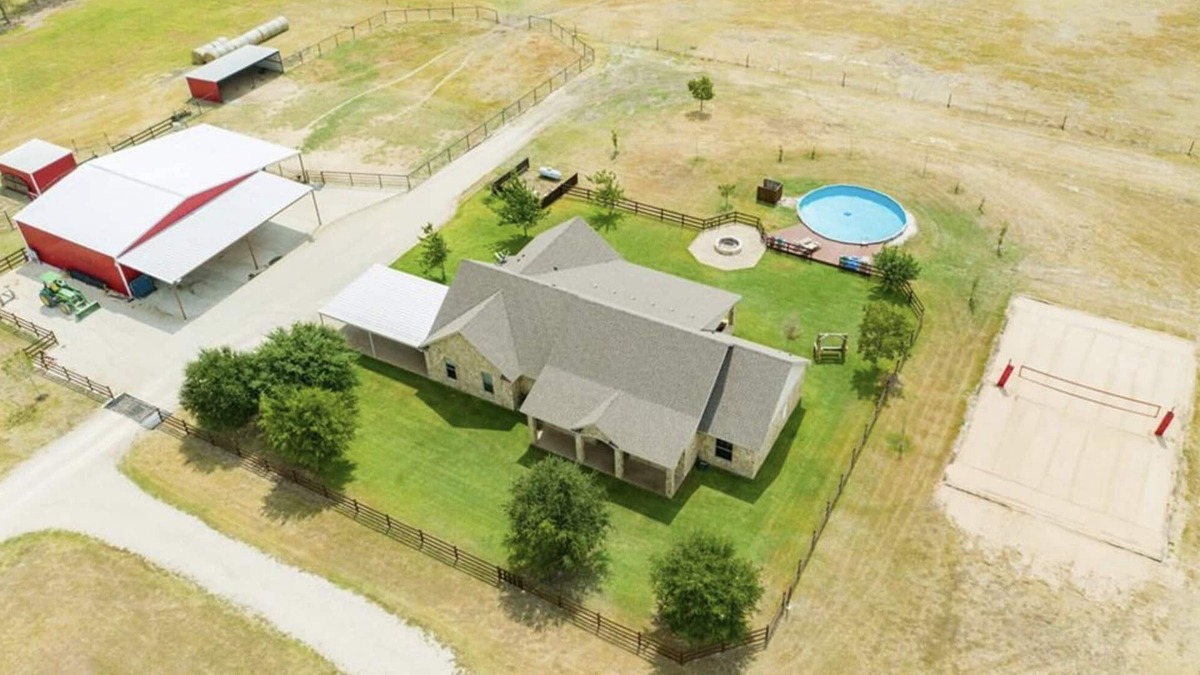 Lorena House | Beautiful and Relaxing Ranch Home Retreat